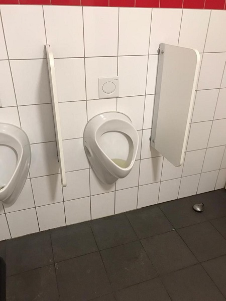  verstopt urinoir Maastricht